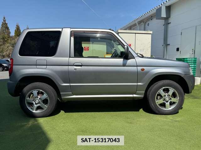 Nissan KIX 2012-02 7819856-16