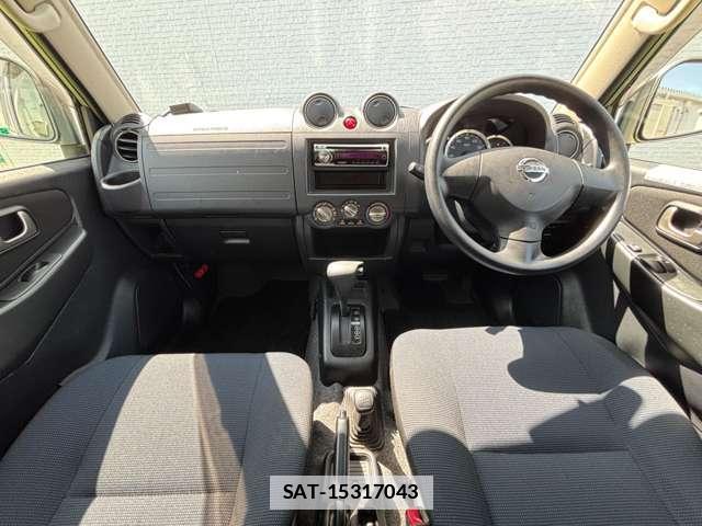 Nissan KIX 2012-02 7819856-4