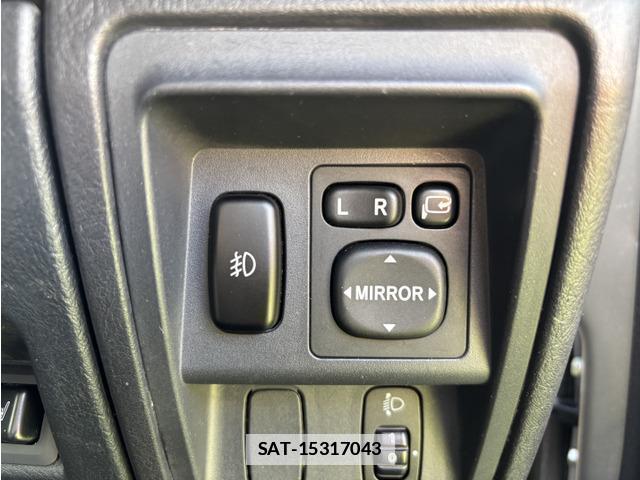 Nissan KIX 2012-02 7819856-5