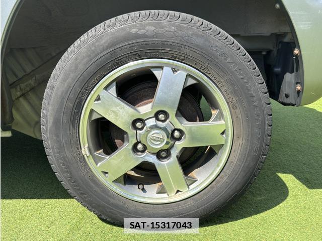 Nissan KIX 2012-02 7819856-6