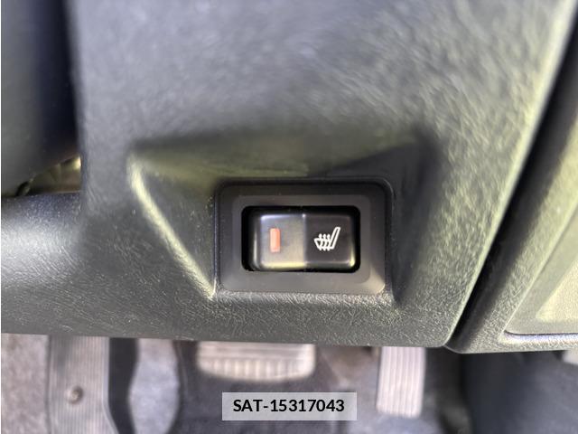 Nissan KIX 2012-02 7819856-7