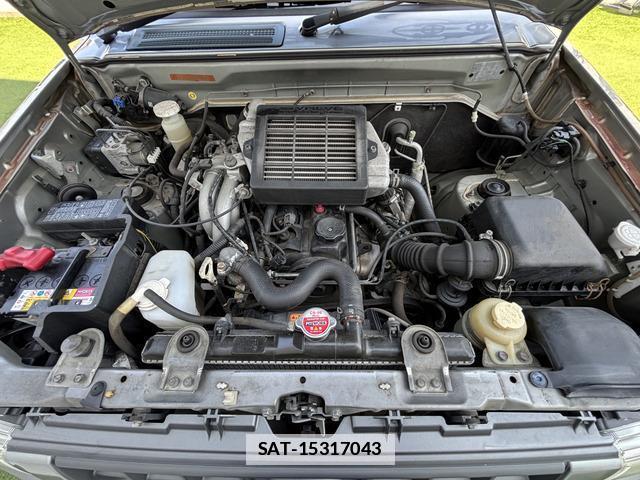 Nissan KIX 2012-02 7819856-9
