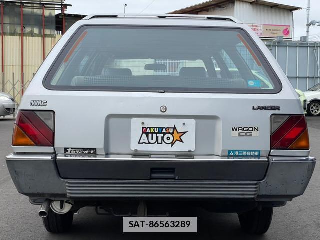 Mitsubishi LANCER WAGON 1988-04 7820822-2