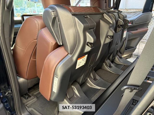 Toyota Land Cruiser 250 2024-10 7819471-16