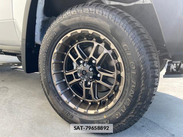 Toyota Land Cruiser 70 2025-04 7812874-18