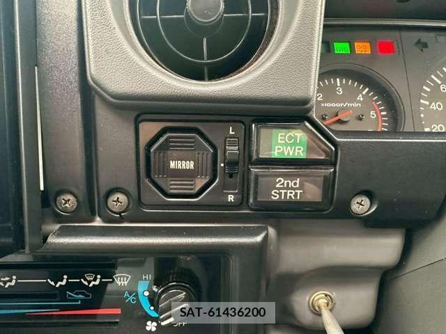 Toyota Land Cruiser 70 1995-08 7815398-14