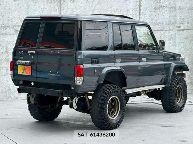 Toyota Land Cruiser 70 1995-08 7815398-3