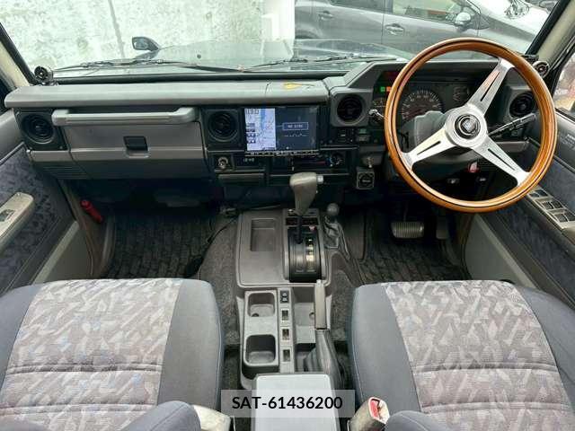 Toyota Land Cruiser 70 1995-08 7815398-4