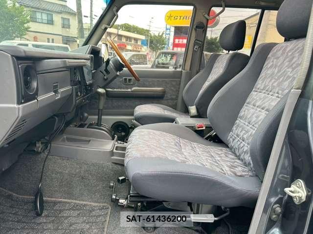 Toyota Land Cruiser 70 1995-08 7815398-6