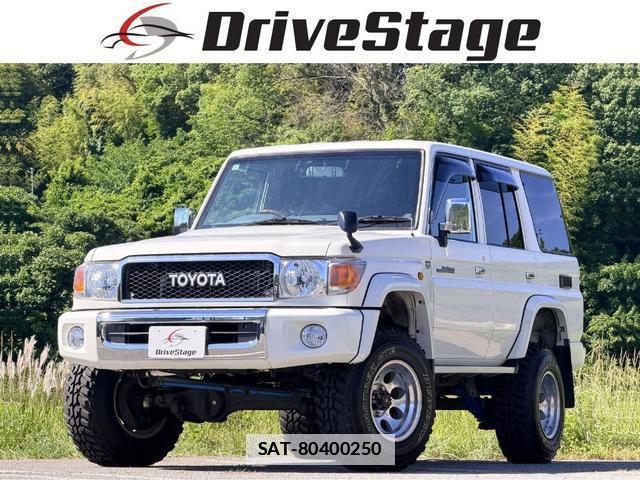 Toyota Land Cruiser 70 2015-01 7816222-0