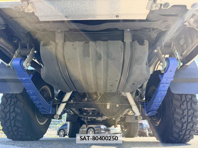 Toyota Land Cruiser 70 2015-01 7816222-15