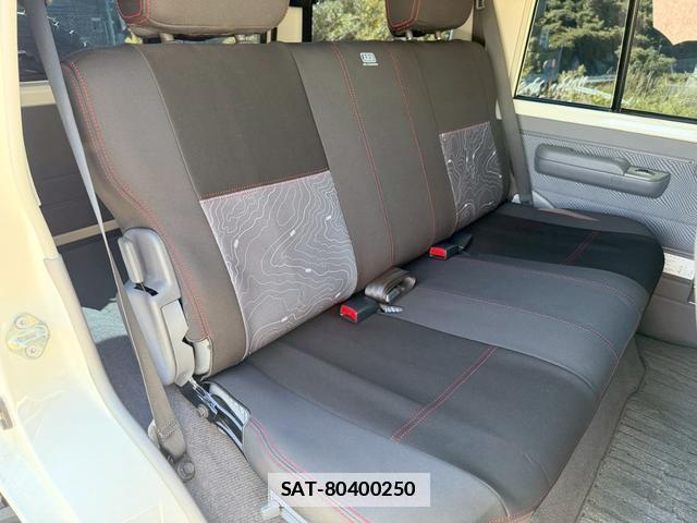 Toyota Land Cruiser 70 2015-01 7816222-4