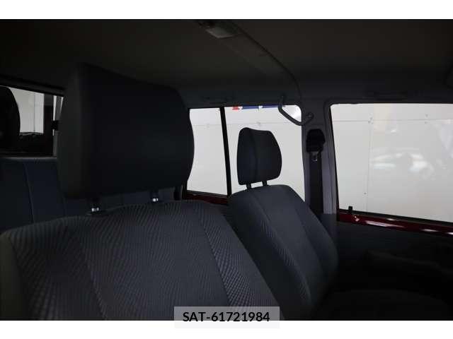 Toyota Land Cruiser 70 2014-08 7816997-16