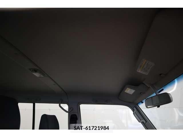 Toyota Land Cruiser 70 2014-08 7816997-18