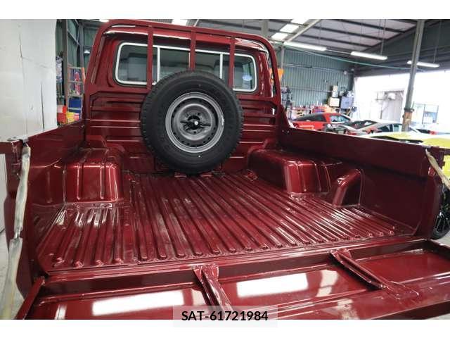 Toyota Land Cruiser 70 2014-08 7816997-5