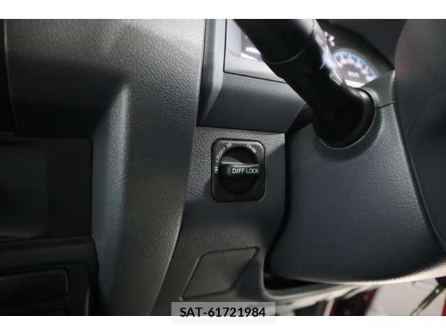 Toyota Land Cruiser 70 2014-08 7816997-7
