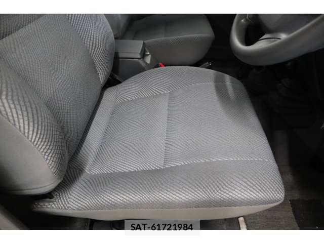 Toyota Land Cruiser 70 2014-08 7816997-8