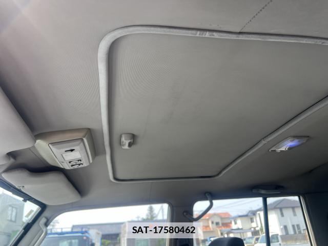 Toyota Land Cruiser 70 2002-01 7817599-14