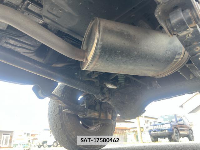 Toyota Land Cruiser 70 2002-01 7817599-16