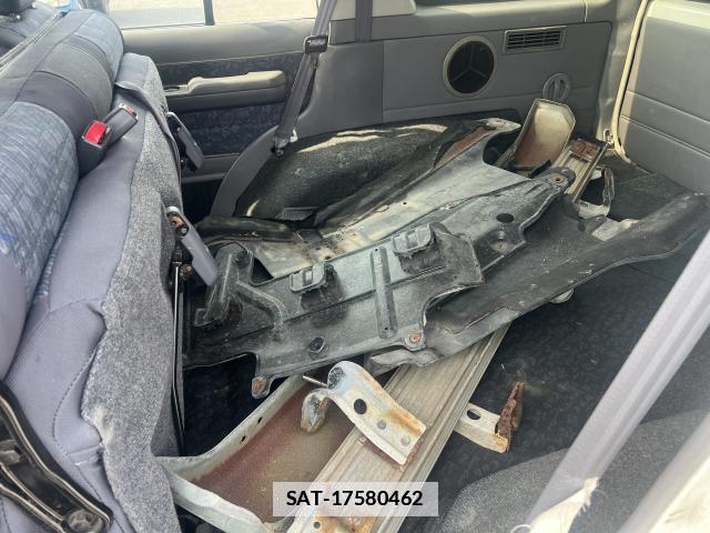 Toyota Land Cruiser 70 2002-01 7817599-18