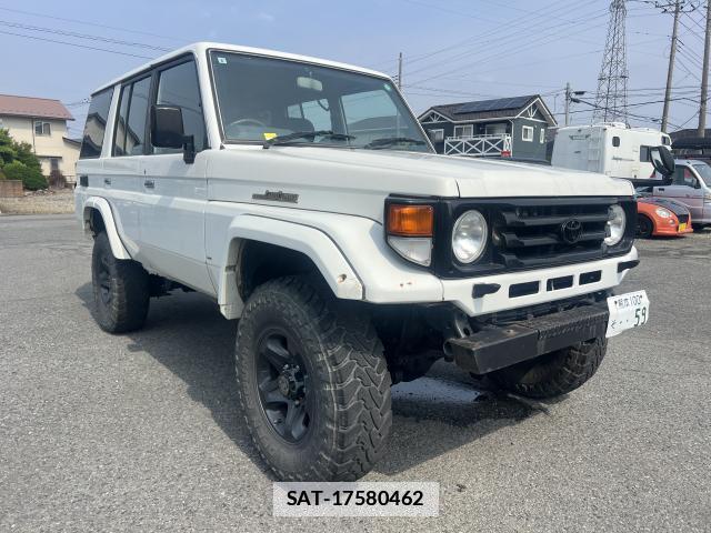 Toyota Land Cruiser 70 2002-01 7817599-19