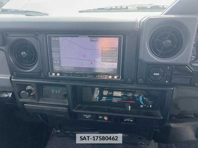 Toyota Land Cruiser 70 2002-01 7817599-4