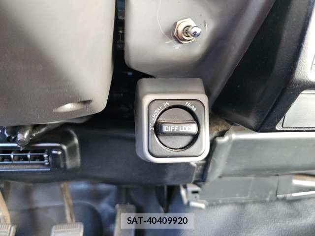 Toyota Land Cruiser 70 2006-03 7822658-10
