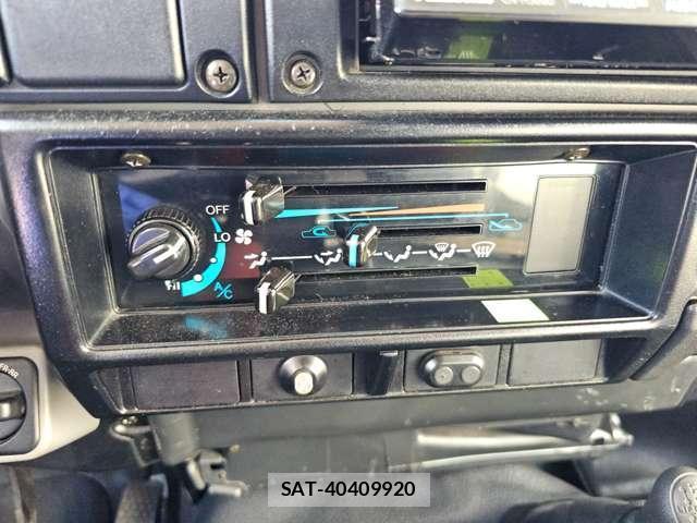 Toyota Land Cruiser 70 2006-03 7822658-11