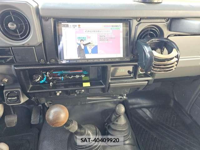 Toyota Land Cruiser 70 2006-03 7822658-12