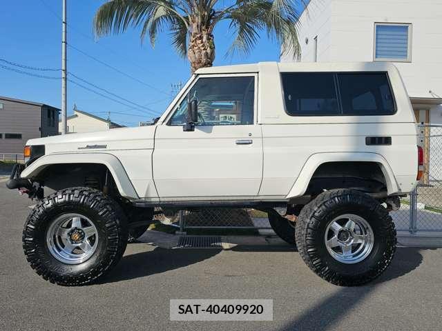 Toyota Land Cruiser 70 2006-03 7822658-15