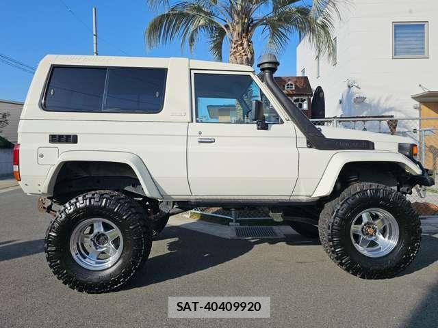 Toyota Land Cruiser 70 2006-03 7822658-16