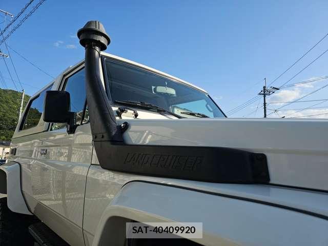 Toyota Land Cruiser 70 2006-03 7822658-19