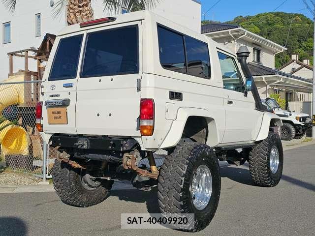 Toyota Land Cruiser 70 2006-03 7822658-3