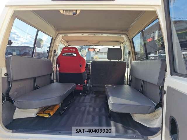 Toyota Land Cruiser 70 2006-03 7822658-6