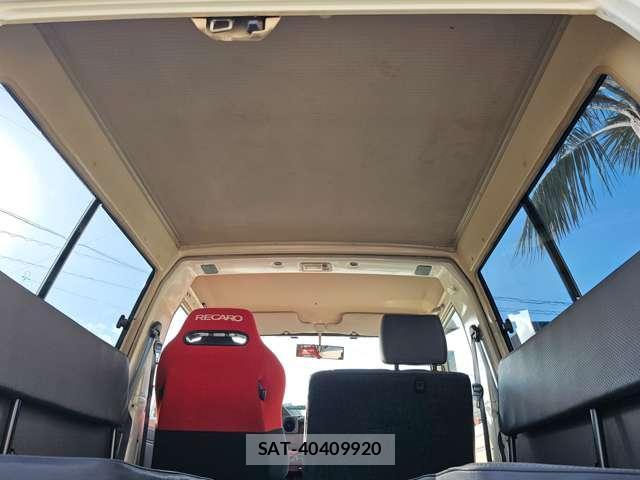 Toyota Land Cruiser 70 2006-03 7822658-7