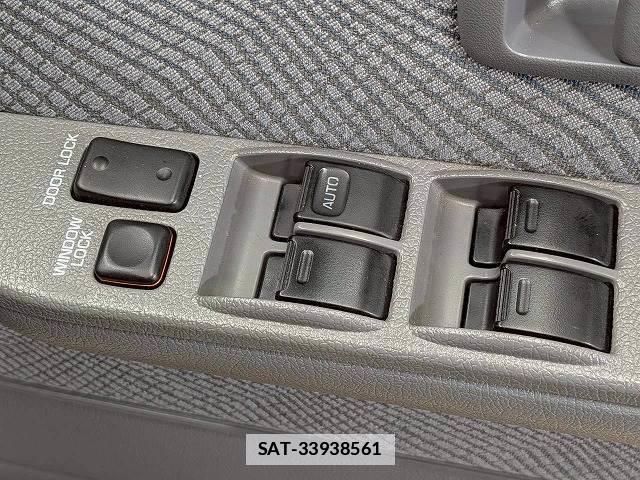 Toyota Land Cruiser 70 2014-11 7822719-10