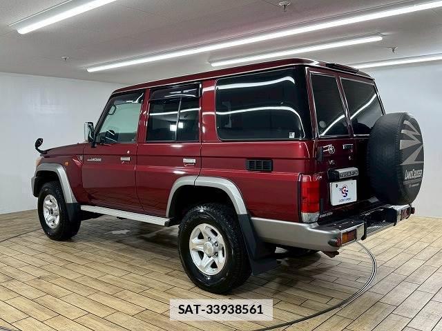 Toyota Land Cruiser 70 2014-11 7822719-16