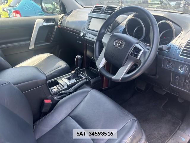 Toyota LAND CRUISER PRADO 2017-08 7813443-10