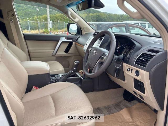 Toyota LAND CRUISER PRADO 2023-07 7815033-2