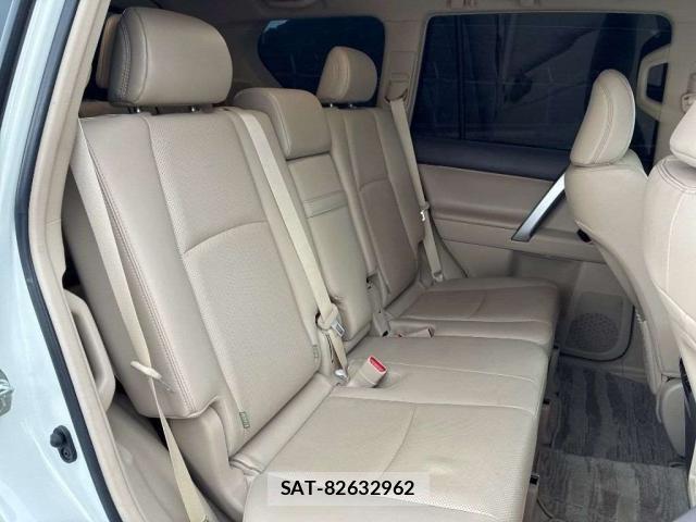 Toyota LAND CRUISER PRADO 2023-07 7815033-3