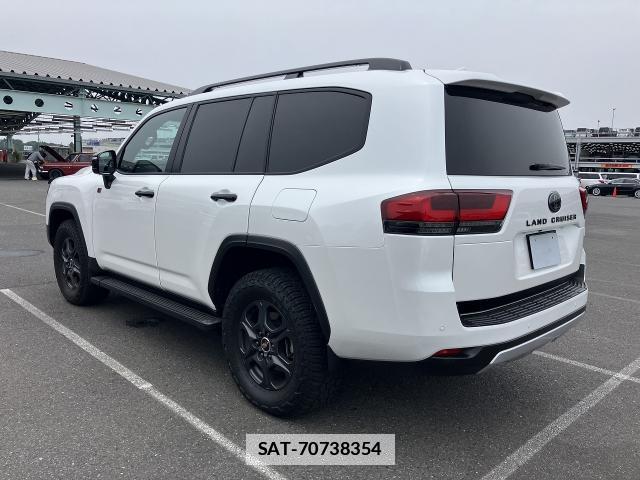 Toyota LAND CRUISER 2023-09 7818059-1