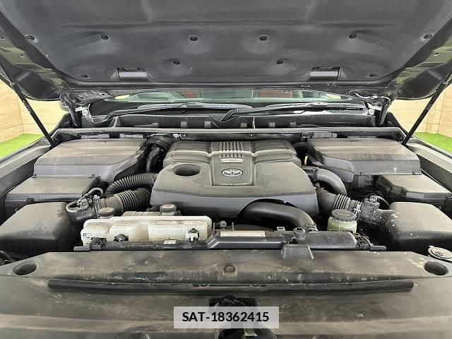 Toyota LAND CRUISER 2023-06 7819043-12