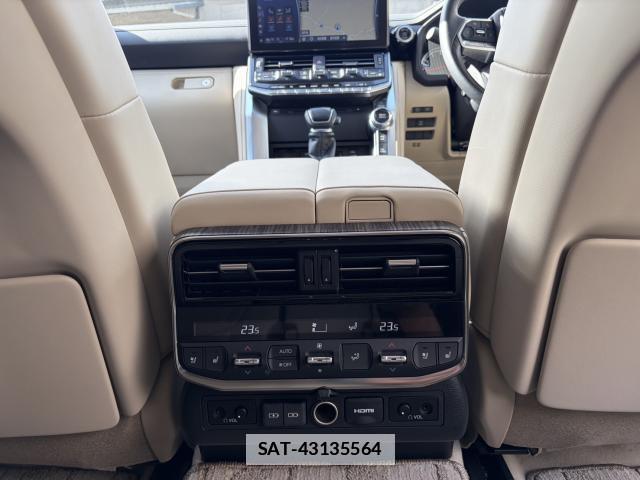 Toyota LAND CRUISER 2023-04 7820761-17