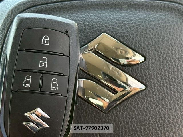 Suzuki LANDY 2022-10 7815412-11