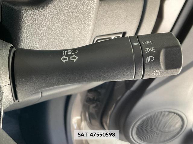Nissan LATIO 2014-11 7816528-15