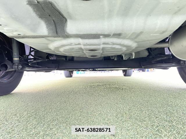 Nissan LATIO 2014-01 7819893-8