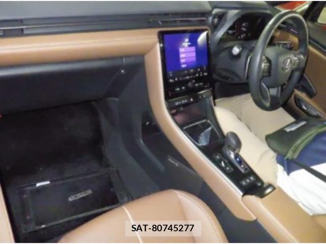 Lexus LBX 2024-03 7811756-2