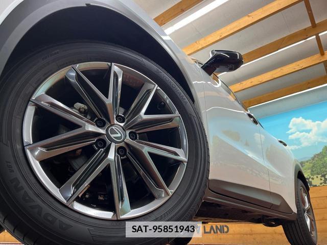 Lexus LBX 2025-12 7816244-12