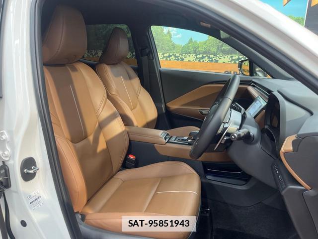 Lexus LBX 2025-12 7816244-7