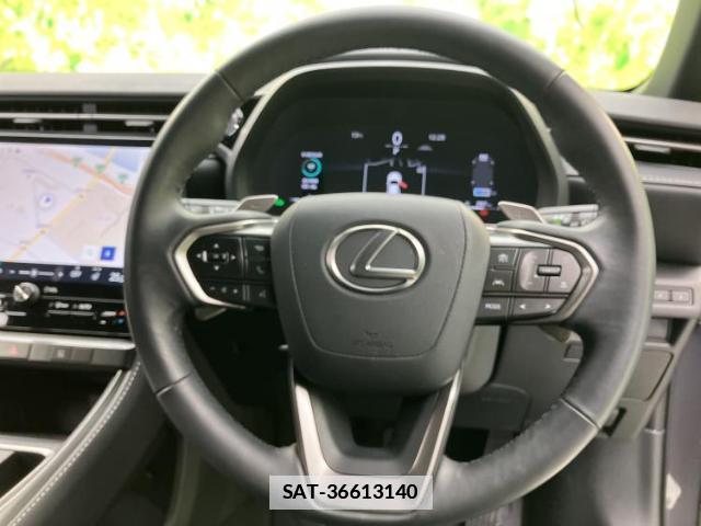 Lexus LBX 2024-04 7822384-14
